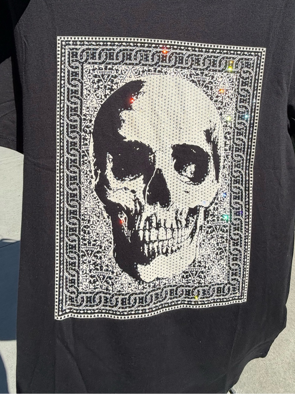 NWT Mens GUESS Black Short-Sleeve Tee with White RHINESTONES SKULL GRAPHIC